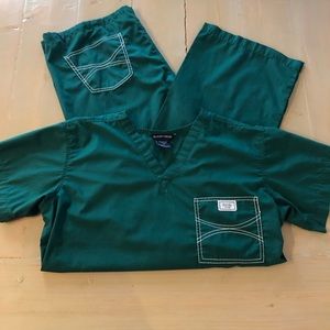 Blue Sky Scrub Set - Forest Green